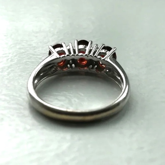 Birks Vintage 14k White Gold Triple Garnets with Diamonds Accent Ring - Picture 5 of 9